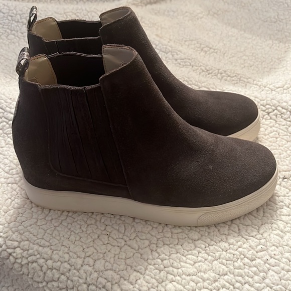 Dolce Vita gray suede hidden wedge sneaker size 9.5 - Picture 4 of 7